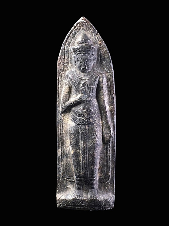 พระร่วงรางปืน วัดพระแท่นดงรัง ตะกั่วสนิมแดง กาญจนบุรี 