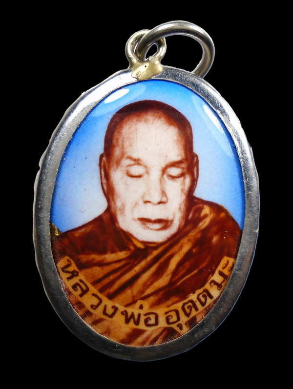 30บาท...ล็อคเก็ตหลวงพ่ออุตตมะ///ก88