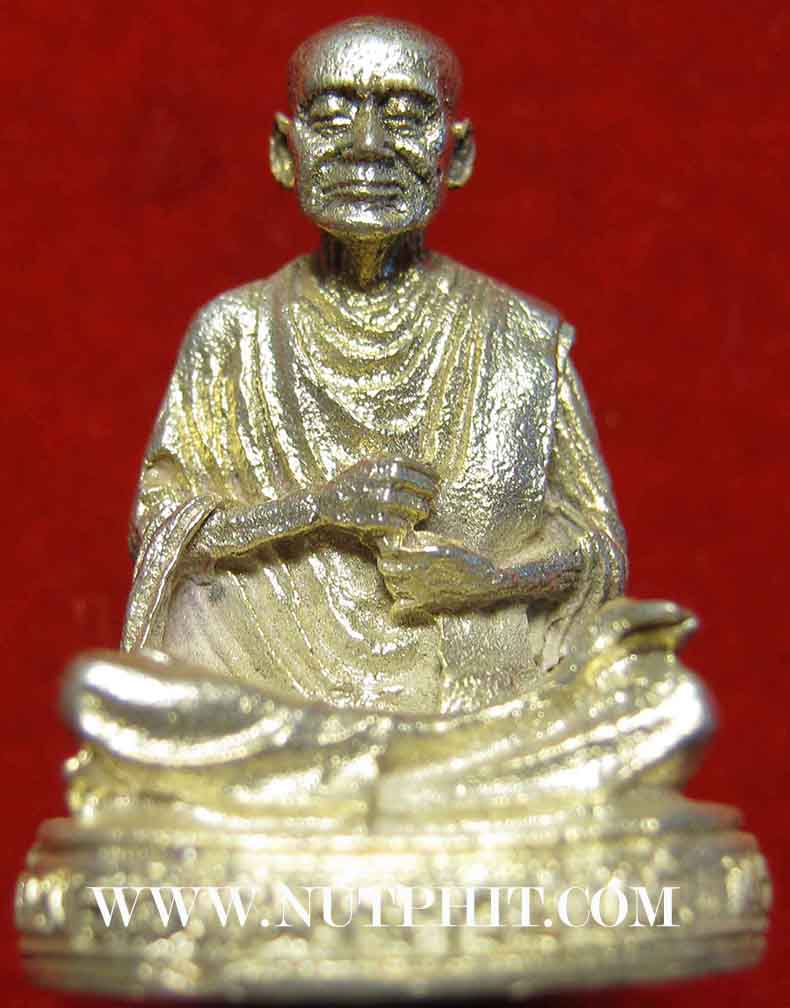 88*รูปหล่อสมเด็จพุฒาจารย์โต พ.ศ.๒๕๓๓ เนื้อเงินแท้ 2 โค๊ต สวยกริ๊บยันกล่องเดิม ๆ 