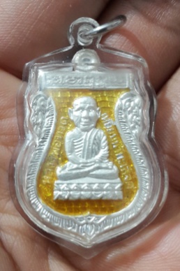 หลวงพ่อทวด วัดช้างไห้ หลวงพ่อทอง วัดสำเภาเชย เงินลงยา เคาะเดียว