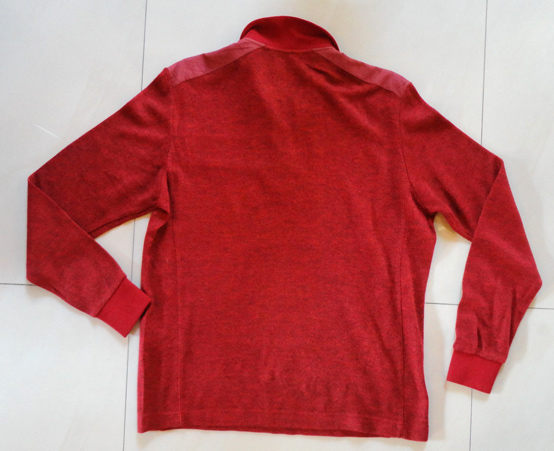 เสื้อ PING ยี่ห้อผลิตภัณท์กอลฟ์ชื่อดัง สีแดง สวยๆ แต่งบ่าแถบลูกเล่น ปลายแขนจัมพ์