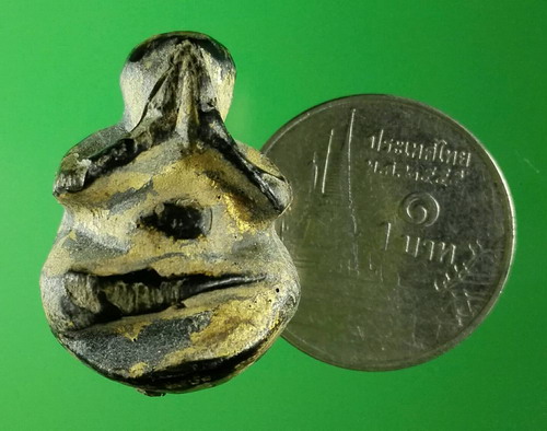 พระปิดตาโพธิ์แกะ ฝังตะกรุด