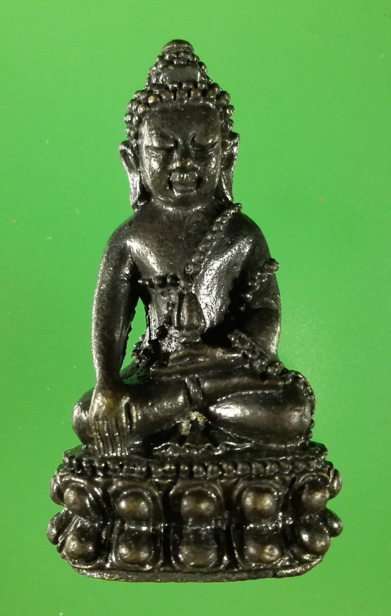 พระกริ่งพิชัยสงคราม วัดบวรนิเวศวิหาร สร้างปีพ.ศ. 2540 เนื้อนวะโลหะ