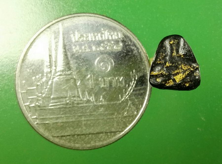 พระปิดตาอุดกริ่ง เนื้อผงใบลาน ปิดทอง องค์จิ๋ว