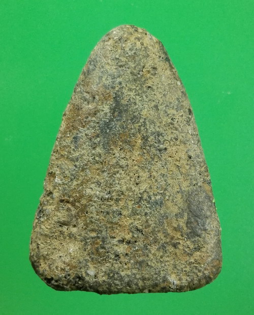 พระนางพญาซุ้มเส้นคู่ พระกรุ เนื้อดิน คราบกรุจับหนา