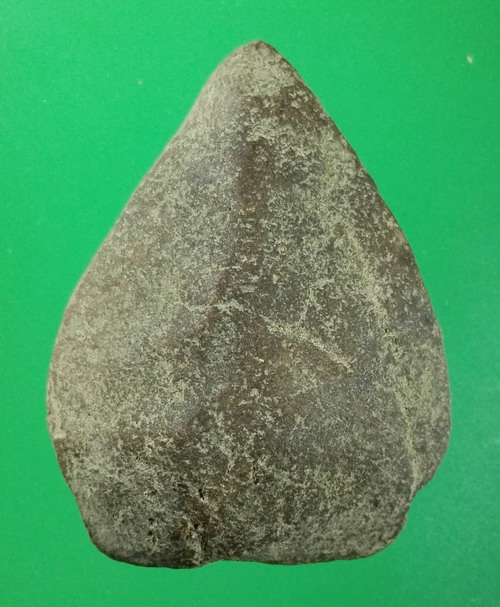 พระทรงใบโพธิ์หรือกลีบบัว วัดพระธาตุไชยา จ.สุราษฎร์ธานี เนื้อว่าน