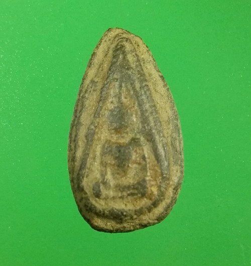 พระกรุโป่งมะขามเนื้อดิน สุโขทัย