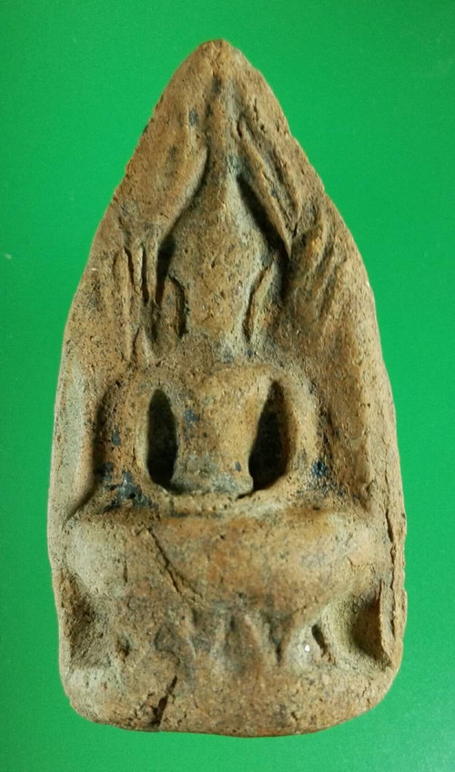 พระซุ้มทอง กรุเจดีย์กลางทุ่ง จ.อยุธยา เนื้อดิน