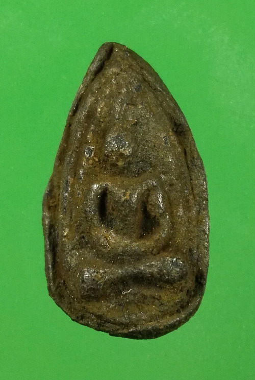 พระเม็ดน้อยหน่า หลังยันต์ พิมพ์สมาธิ