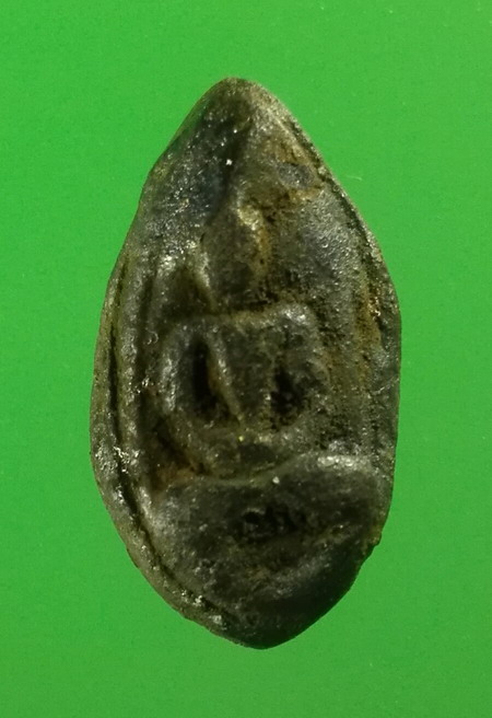 พระเม็ดน้อยหน่าหลังยันต์