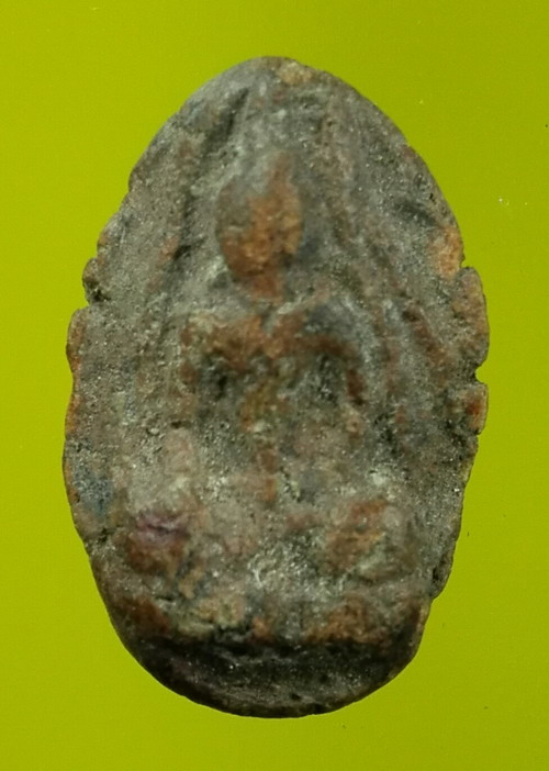 พระพิจิตรเขี้ยวงู เนื้อดิน