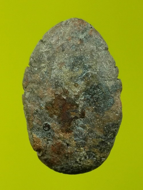 พระพิจิตรเขี้ยวงู เนื้อดิน