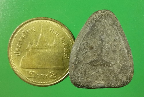 พระปิดตาพิมพ์ชะลูด ข้างยันต์ เนื้อดินเขียว 