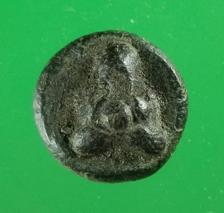 พระปิดตาหลวงพ่อเชย วัดโพธิ์ทองล่าง (อาจารย์หลวงปู่ศุข) เนื้อผงคลุกรัก จุ่มรัก