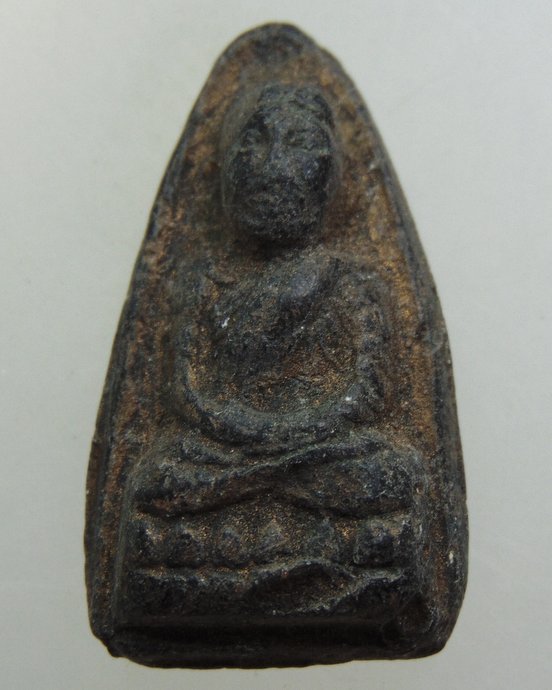 หลวงปู่ทวดเนื้อดินเผา วัดช้างให้ ปี 2513 (ผสมผงว่านหลวงปู่ทวด ปี2497) สร้างโดยพระครูใบฎีกาขาว