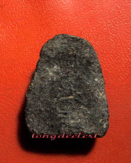 พระปิดตาเนื้อผงชานหมาก หลวงพ่อเที่ยง วัดม่วงชุม จ.กาญจนบุรี พิมพ์นี้หายาก สวยมากค่ะ