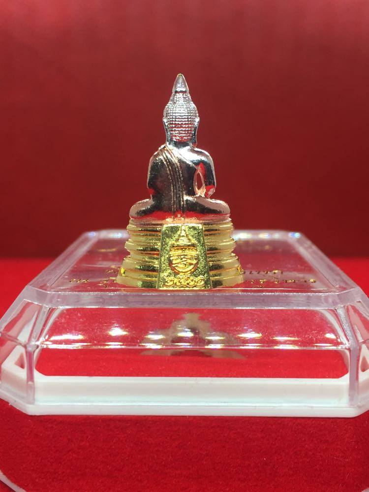 หลวงพ่อโสธร รุ่นสร้างโรงพยาบาลวัดสมาน เนื้อสามกษัตริย์