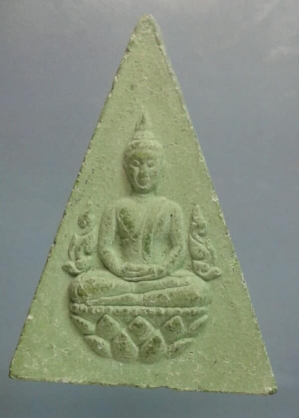 พระนางพญาเนื้อผงวัดบวรนิเวศวิหาร ปี๔๒ เคาดียวครับ