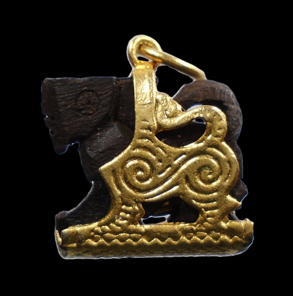 เคาะเดียว....สิงห์ไม้แกะ เลี่ยมกระเช้า ///ก201