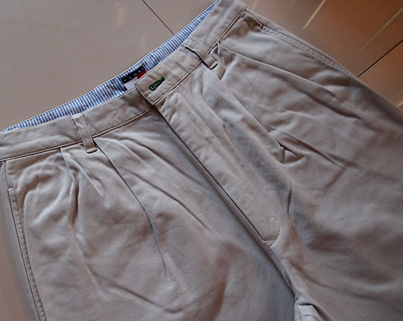 กางเกง TOMMY HILFIGER แบรนด์ดังอเมริกา ที่ดังไปทั่วโลก สีน้ำตาลอ่อน ทรงสวย เอว31-32นิ้ว