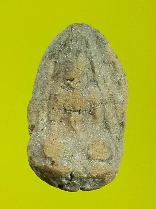 พระพิจิตรเขี้ยวงู เนื้อดิน