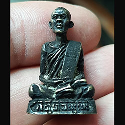 รูปหล่อพระอาจารย์กิ่ง กิตติวัณโณ วัดเขาตอง จ.นครสวรรค์ (ก้นอุดผง)