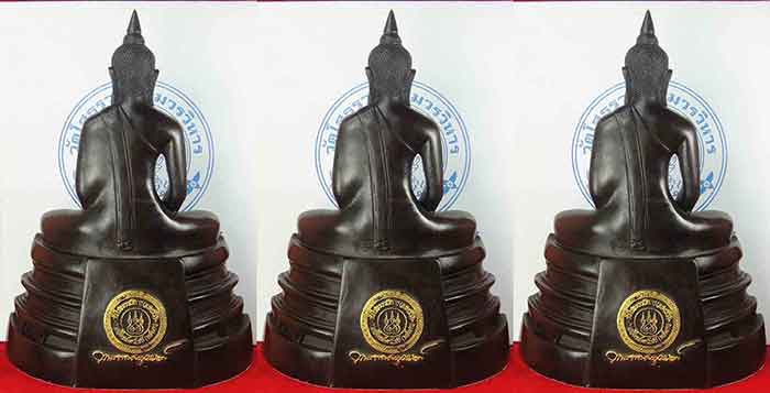 ***3 องค์***พระบูชา พระพุทธโสธร เนื้อเรซิ่นผสมแร่เหล็กน้ำพี้