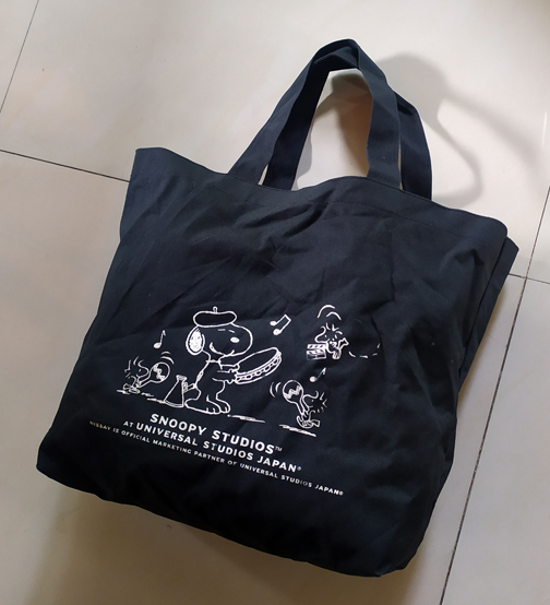 กระเป๋าสะพาย Snoopy Studios ของแท้ ไม่มีขายข้างนอก ต้องไปซื้อที่ UNIVERSAL STUDIO JAPAN เท่านั้น