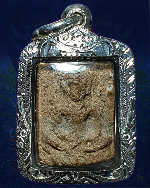 พระแผงนาดูนตัดเดี่ยวพิมพ์ประภามณทลใหญ่  กรุหนองโง้ง นิยม พระมีซ่อม