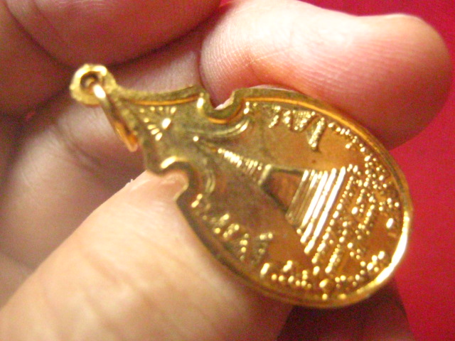 ชุดเหรียญพระจอมเกล้าจ้าอยู่หัว เนื่องในวาระการบูรณะปฏิสังขรณ์องค์พระธาตุจอมเพชร ปี 2530