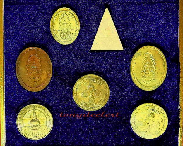 พระชุดที่ระลึกครบ 72 ปี โรงพยาบาลจุฬาลงกรณ์ พระดีพิธีใหญ่ ครบชุดน่าสะสมมากค่ะ