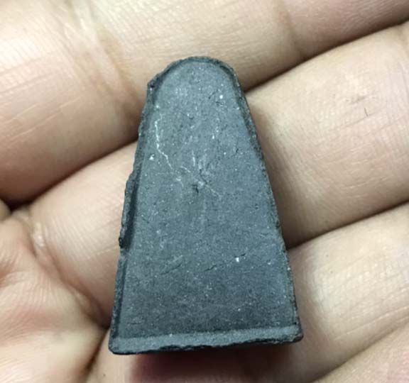 เคาะเดียว เนื้อว่านพิมพ์ใหญ่ หลวงพ่อทวด รุ่นปลอดหนี้ วัดช้างให้ จ.ปัตตานี ปี2537