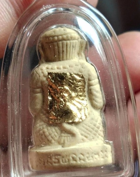 นุมานชมภูนุช หลวงปู่หมุน เนื้อผงผสมว่าน 108 ปลุกเสกใน รุ่นพระเจ้าห้าพระองค์ แถมจีวร