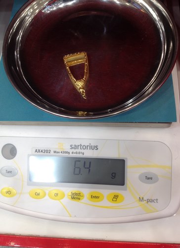 พระหลวงปู่ทวด วัดช้างให้ จ.ปัตตานี "เตารีด พิมพ์หลังหนังสือ เนื้อทองเหลือง ปี 2524 หลัง3 จุด"