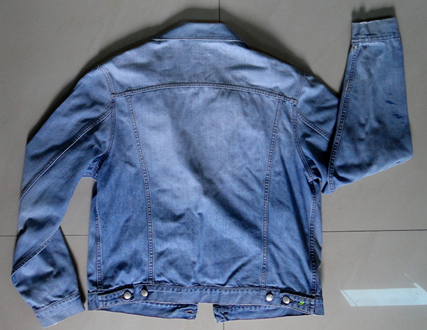 แจ็กเกดยีนส์ DKNY ของแท้ครับ CITY JACKET ตัวนี้ MADE IN ITALY ด้วยนะ เทพสุดๆ