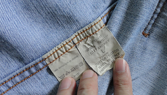 แจ็กเกดยีนส์ DKNY ของแท้ครับ CITY JACKET ตัวนี้ MADE IN ITALY ด้วยนะ เทพสุดๆ