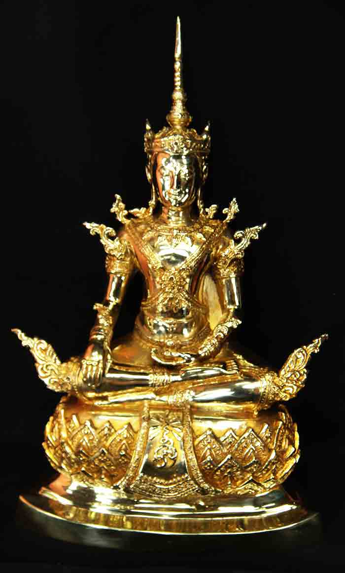 พระพุทธรูปปางโปรดพญาชมพูบดีหรือปางทรงเครื่องจักรพรรดิ เนื้อทองเหลืองขัดมัน