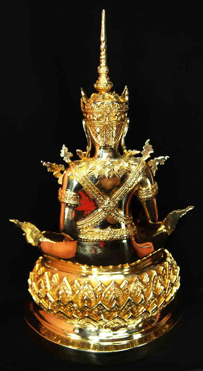 พระพุทธรูปปางโปรดพญาชมพูบดีหรือปางทรงเครื่องจักรพรรดิ เนื้อทองเหลืองขัดมัน