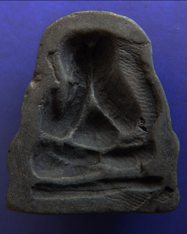 ปิดตาหลวงพ่อปาน วัดเครือวัลย์ ชลบุรี พิมพ์หลังแบบ สูง 3 ซ.ม.+ตลับปิดหลัง 1 ใบ