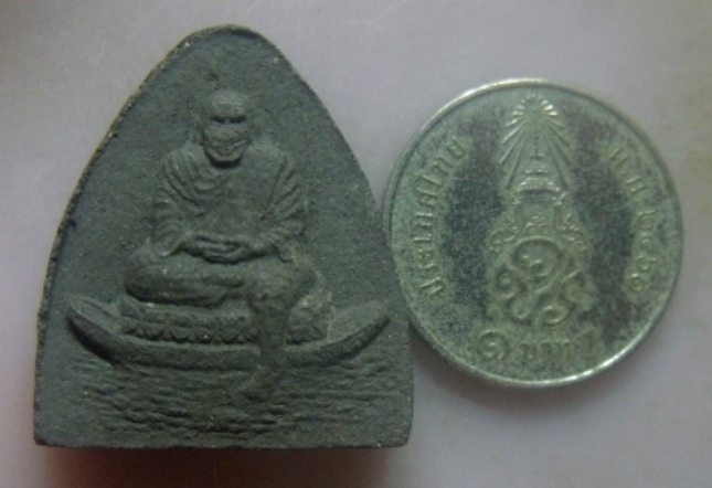 **วัดใจ**หลวงปู่ทวดนั่งเรือเหยียบน้ำทะเลจืด เนื้อว่าน ลพ.แดง วัดศรีมหาโพธิ์ ปี๒๕๓๗**ประสบการณ์ 5 แชะ