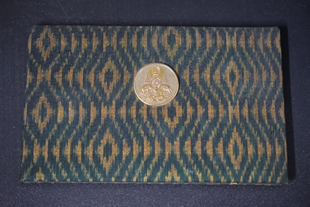 ธนบัตรที่ระลึกเฉลิมพระเกียรติ รัชกาลที่ 9 ปีกาญจนาภิเษก พ.ศ.2539 พร้อมเล่มผ้าไหม สมุดคู่มือกล่องเดิม