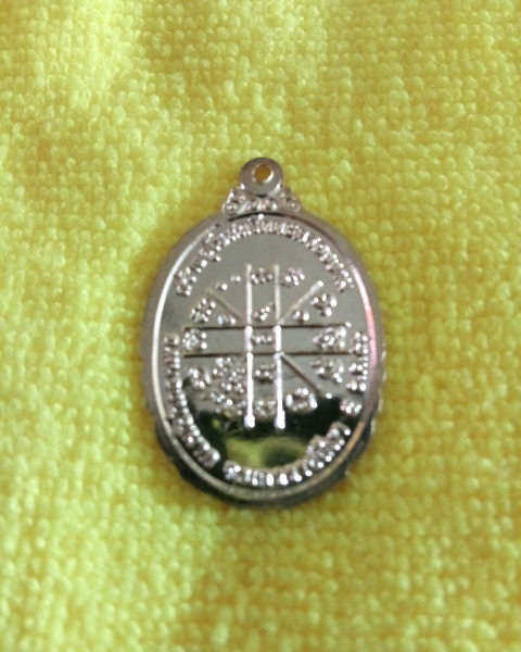 หลวงพ่อคูณ"กายเทพรุ่นแรกปี2556"กะไหล่เงินสวยมากปานเนื้อเงิน