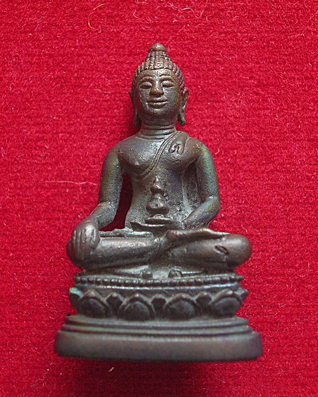 พระกริ่งอาจารย์บุญ วัดพระนอน อ.เมือง จ.สุพรรณบุรี เนื้อนวะ