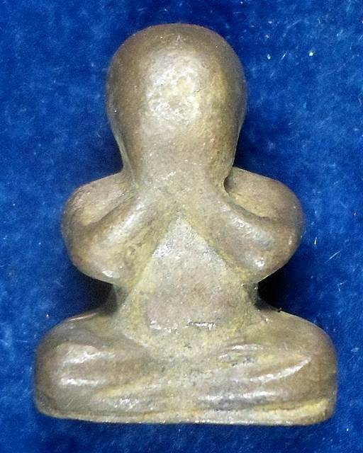 วัดสพานสูง นนทบุรี พระปิดตาเนื้อชนวนยันต์โสฬส 2557 ต๊อกโค๊ดใต้ฐาน