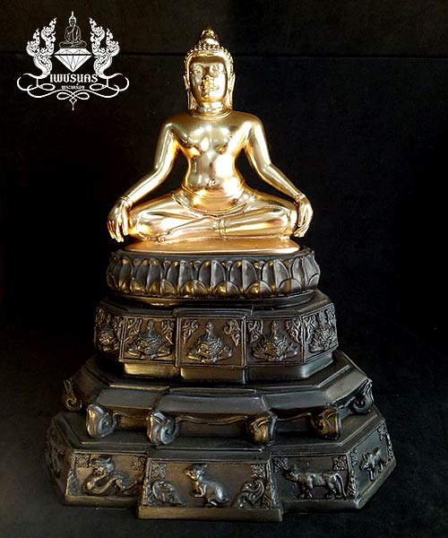 พระร่วงครองเมือง วัดไตรมิตร จัดสร้างขึ้นเมื่อปี 2554 ขนาดหน้าตัก 5 นิ้ว2ถอด