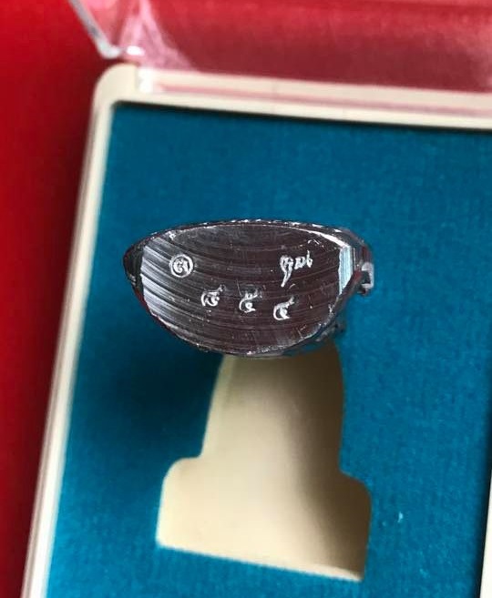 ***โค๊ตทองคำ***รูปเหมือนปั๊ม หลวงพ่อคูณ ปริสุทโธ รุ่นปาฎิหาริย์ EOD เนื้อตะกั่วผสมดีบุก ปี2556