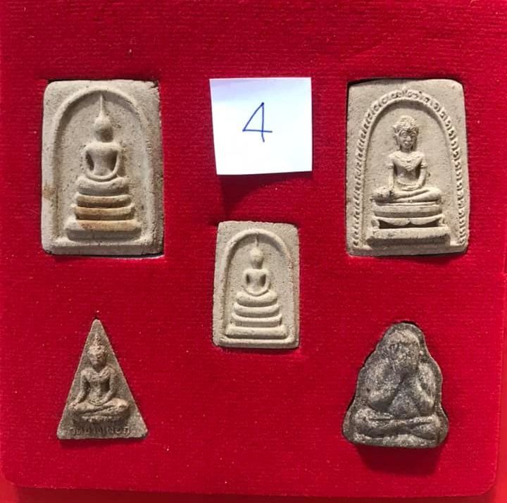 ***ชุดแจกกรรมการ***พระหลวงพ่อทบ ธัมมปัญโญ เนื้อผงผสมว่าน ออกวัดช้างเผือก ปี2519((ชุดที่4))