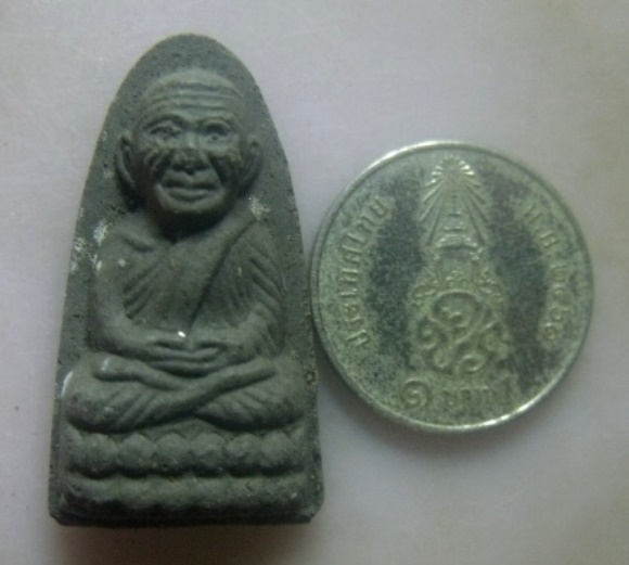 **วัดใจ**หลวงปู่ทวดเนื้อว่าน วัดช้างให้ รุ่นปลอดหนี้ รวย รวย รวย จ.ปัตตานี ปี๒๕๓๙**ประสบการณ์ดี สวยๆ