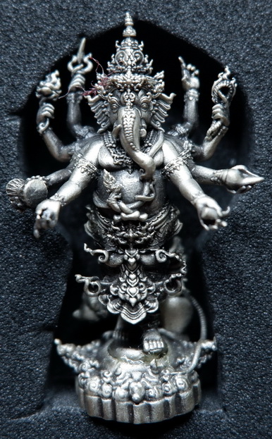 รูปหล่อพระพิฆเณศวร เนื้อเงินเยอรมันซาติน รุ่น แรงศรัทธา ขนาดสูง 4.7 ซม. สวยครับ