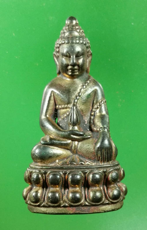 พระกริ่่งนเรศวรเพ็ชรกลับ เนื้อนวะโลหะ ปี 2544 ทภ.3 พิษณุโลก ผิวน้ำทองทั่วองค์ กริ่งดัง เลข 3218